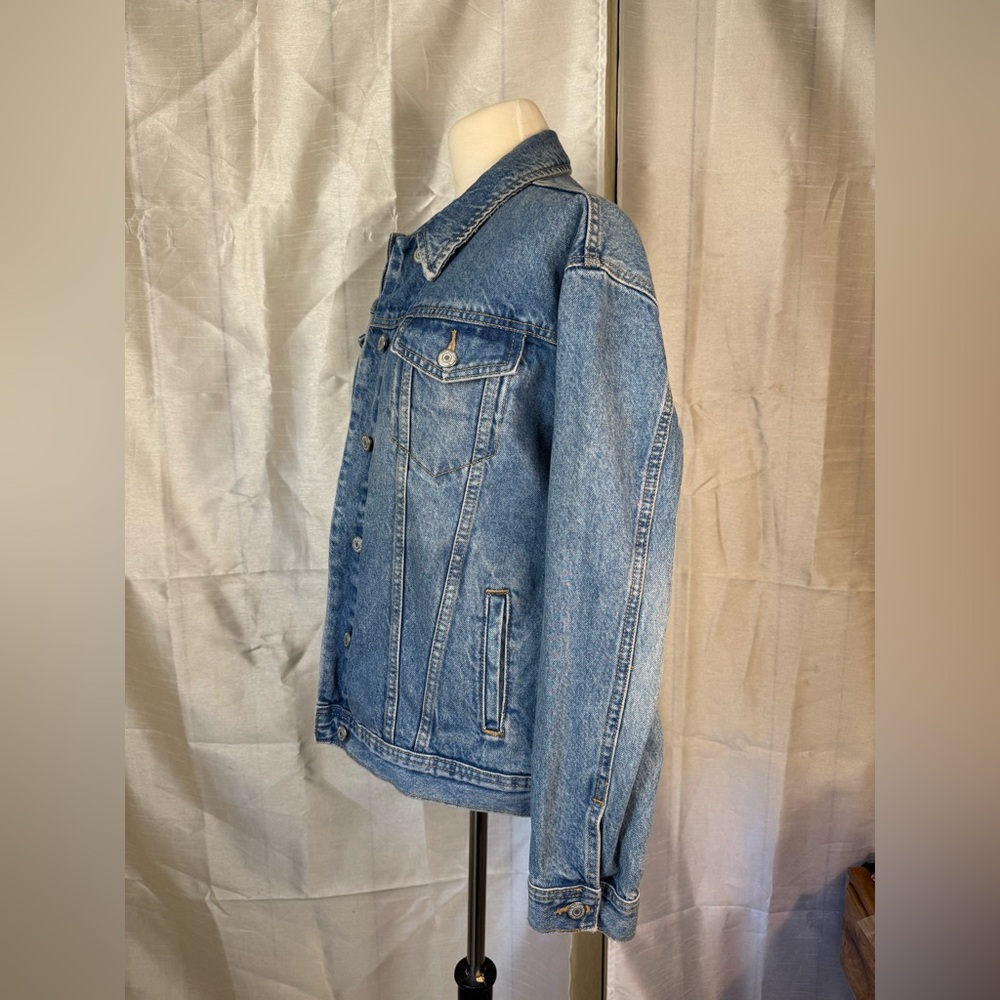 Old Navy Blue Jean Jacket with Colorful Embroidery - Picture 4 of 9